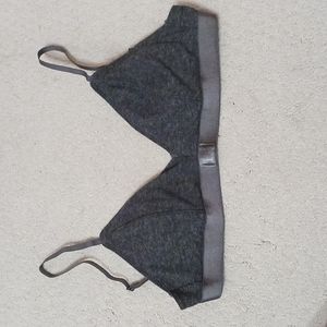 Gilly Hicks small gray bra